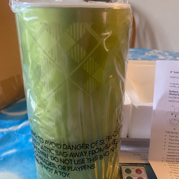 Valerie Parr Hill QVC Green‎ Plaid LED Candle - Picture 4 of 4